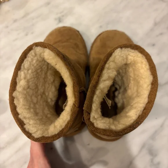 Ugg Kid’s Boots Size 10 - Picture 6 of 10